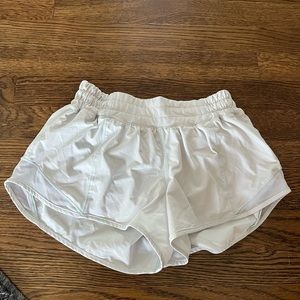 Ocean Air Lululemon Hotty hot shorts. Length 2.5"